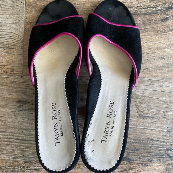 Taryn Rose black velvet accent pink shoes. - Picture 2 of 7